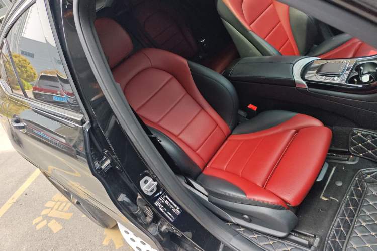 Used Mercedes-Benz GLC Coupe 2020 GLC 260 4MATIC Coupe SUV Right Front Seat