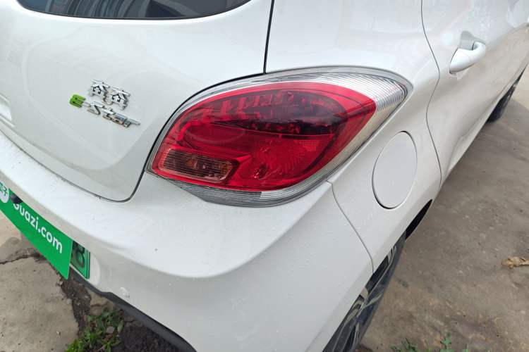 Used CHANGAN Benni E-Star 2022 Qingxin Edition Colorful Model Lithium Iron Phosphate