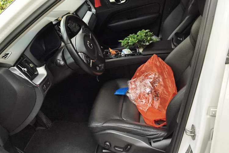 Used Volvo XC60 2019 T5 4x4 Zhiyuan Edition China VI Standard Left Front Seat