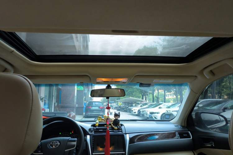 Used Toyota Camry 2016 2.0E 10th Anniversary Elite Edition
