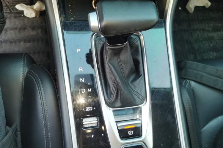 Used CHANGAN CS75 2021 Honor Million Edition 280T DCT Prestige Model
