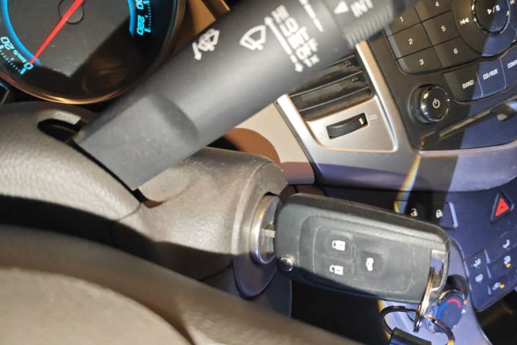 Used Chevrolet Cruze 2015 1.5L Classic SL MT