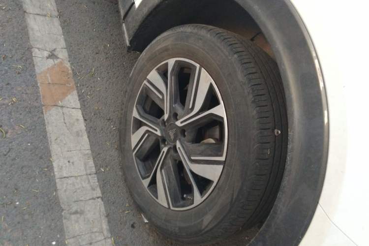 Used NETA U 2022 Zhi400 Pro Ternary Lithium Right Front Wheel Hub