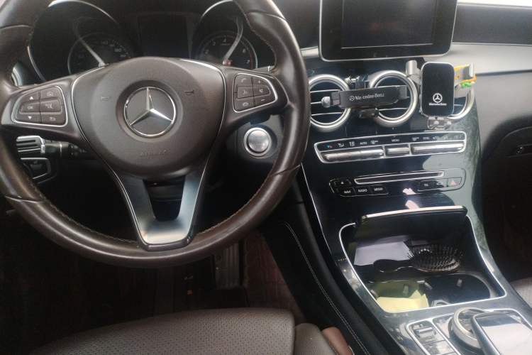 Used Mercedes-Benz GLC 2018 GLC 200 4MATIC Center Console