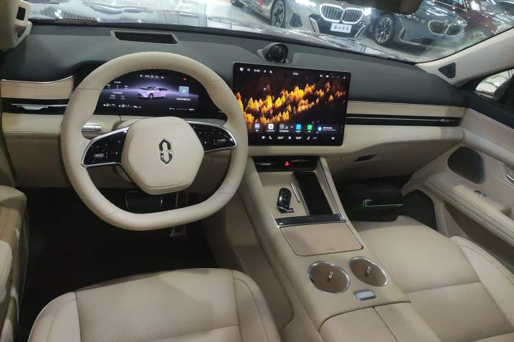 Used Hima AITO M5 2025 Extended-Range Ultra All-Wheel-Drive Version
