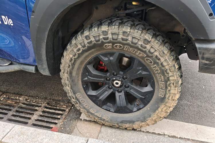 Used Great Wall Poer 2020 2.0T Off-Road Edition Automatic Diesel 4x4 Advanced Version with Trailer Capability GW4D20M Right Front Wheel Hub