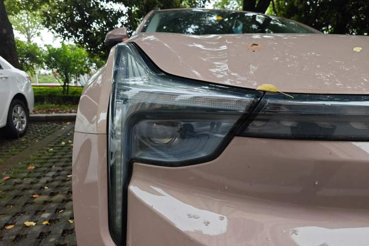 Used NETA U 2022 Zhi400 Pro Lithium Iron Phosphate Right Front Headlight