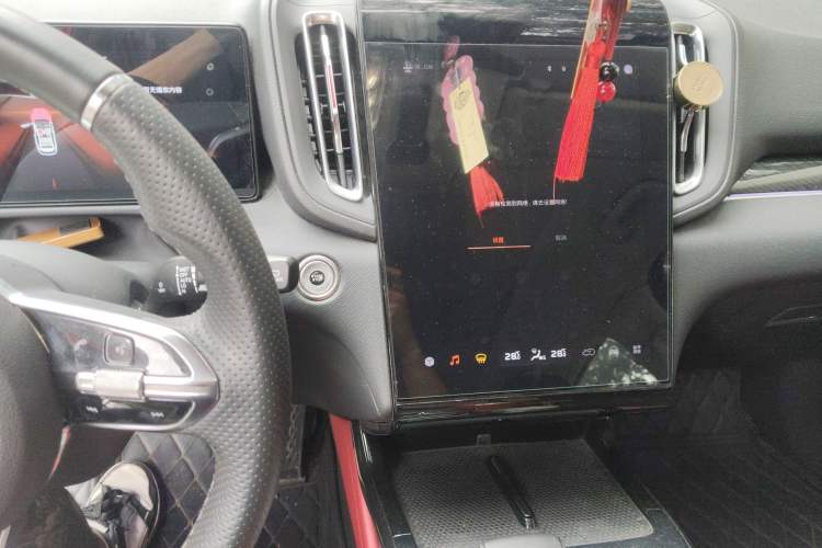 Used Hongqi HS3 2023 1.5T Two-Wheel Drive Shanwei Edition Audio And AC Panel