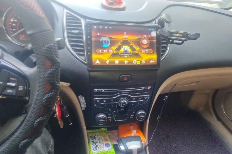 Used Bestune B50 2013 1.6L automatic luxury version Audio And AC Panel