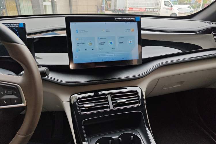 Used BYD Qin PLUS 2024 HONOR Edition DM-i 55KM Leading Model Audio And AC Panel