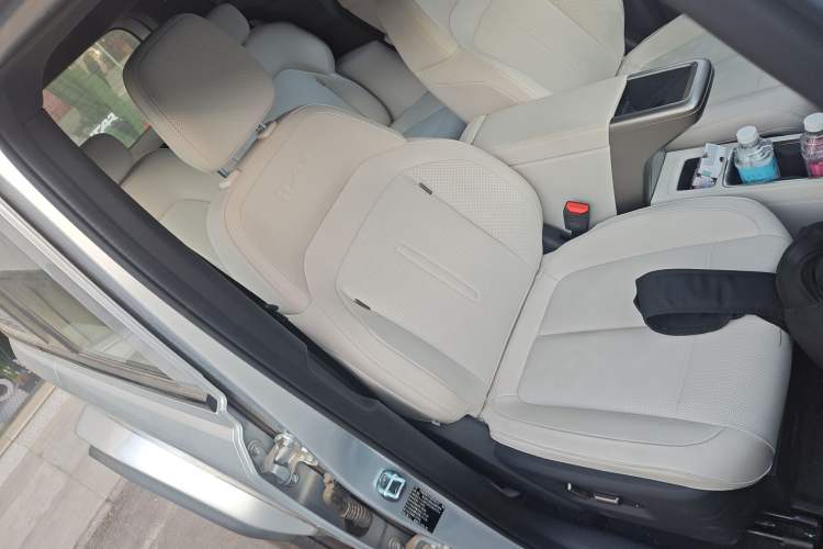 Used iCAR V23 2026 Model 550 Two-Wheel Drive Super Sports Edition Right Front Seat