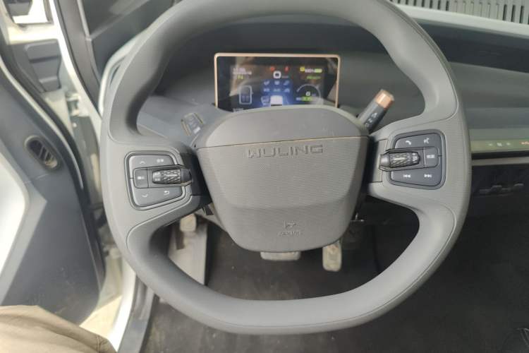 Used Wuling NAMMIEV 2021 Playful Model – High-Power Version Steering Wheel