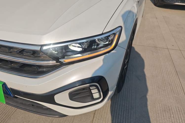 Used Volkswagen T-ROC 2023 300TSI DSG Two-Wheel Drive Starlight Edition
