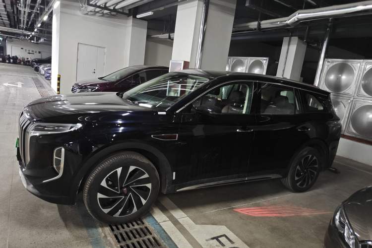 Used Hongqi HS7 PHEV 2024 2.0T PHEV Two-Wheel Drive Flagship Edition 6 Seats
