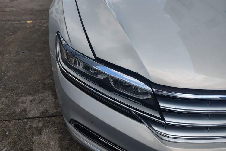 Used Volkswagen Phideon 2018 Revised Version 380TSI Two-Wheel Drive Business Edition
