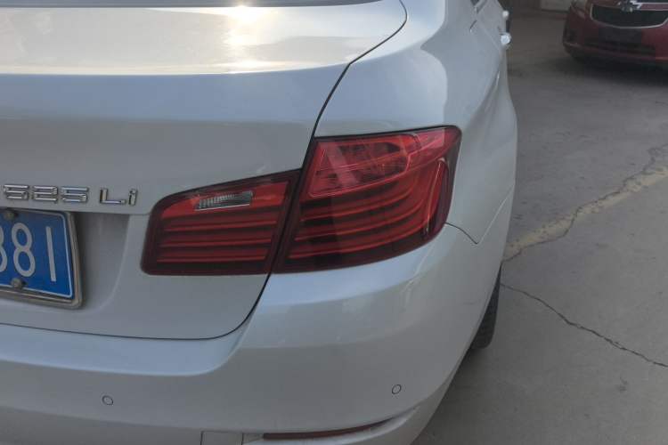 Used BMW 5 Series 2017 525Li Leading Model
