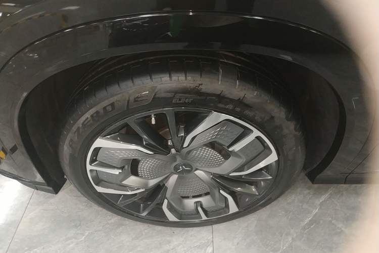 Used Hongqi Tiangong 08 2025 680 Ultra Four-Wheel-Drive Version
