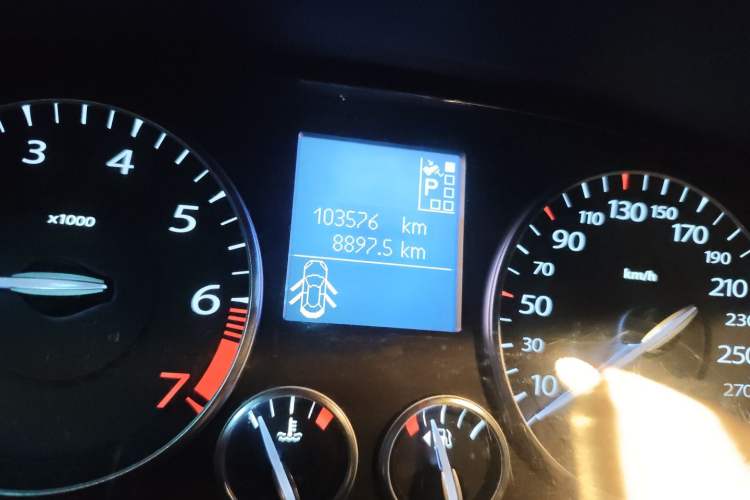 Used Renault Latitude 2011 2.5L Automatic Luxury Navigation Edition