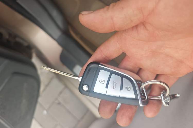 Used Geely Auto Classic Emgrand 2012 Sedan 1.8L Manual Comfort Model Vehicle Key