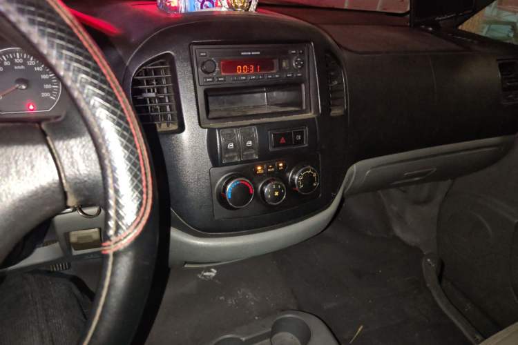 Used FORTHING Lingzhi 2013 M3 1.6L 7-seat Standard Model Audio And AC Panel