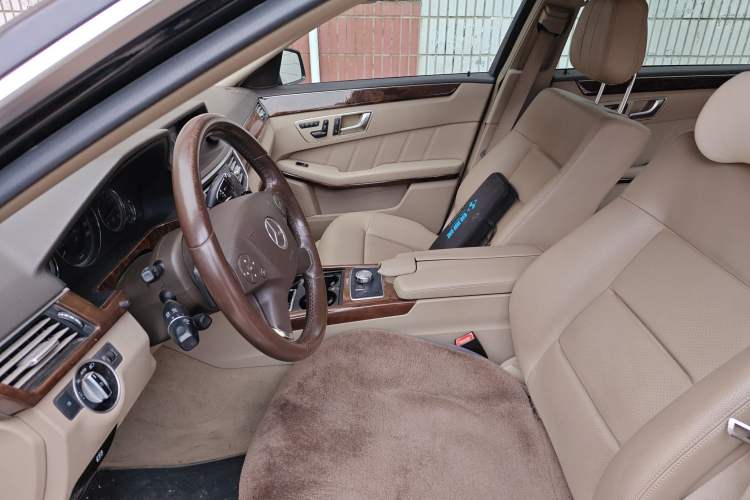 Used Mercedes-Benz E-Class 2013 E 260 L CGI Elegant Model
