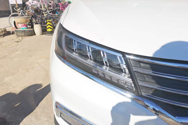 Used Roewe RX5 2019 20T Two-Wheel Drive Automatic 4G Connected Platinum Edition