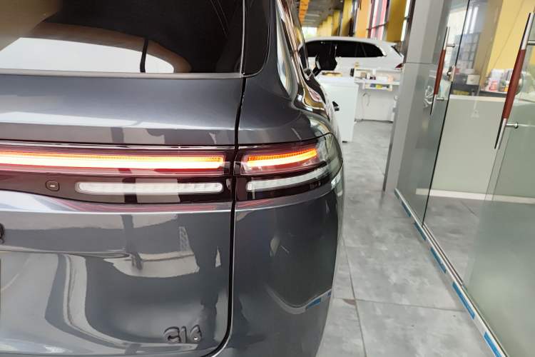 Used Leapmotor C16 2026 Extended-Range 280 LiDAR Zhizun Edition 6 Seats Right Rear Taillight