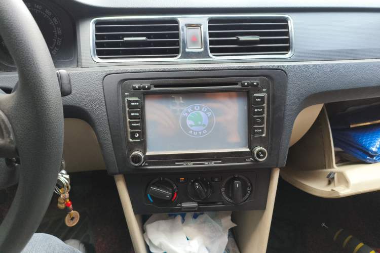 Used Skoda Rapid 2013 1.6L Manual Smart Selection Model
