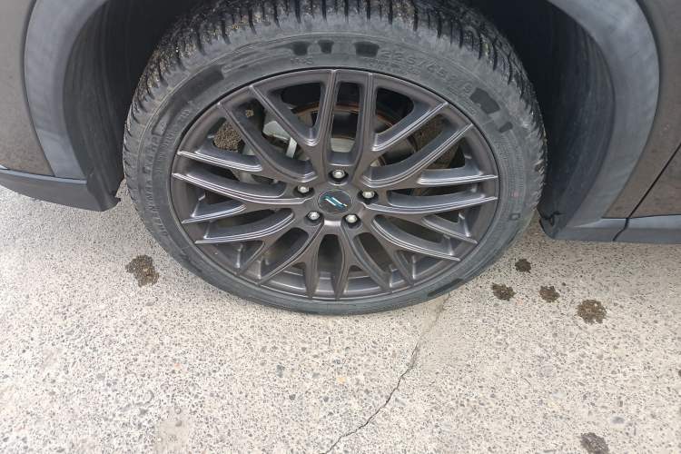 Used CHANGAN OSHAN X5 2021 1.5T DCT Flagship Edition Left Front Wheel Hub