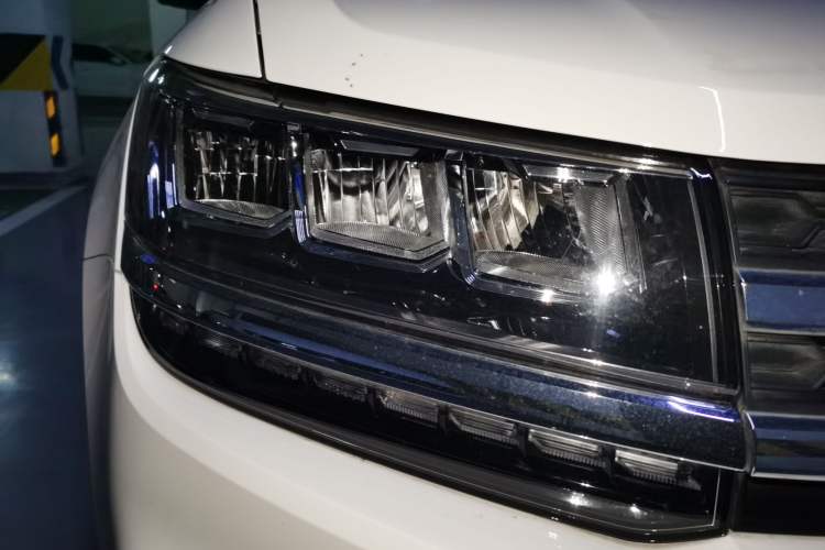 Used Volkswagen Tharu 2022 280TSI Two-Wheel Drive Comfort Edition Right Front Headlight