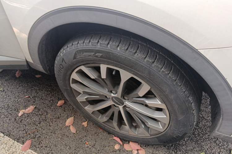 Used Haval H6 2020 1.5 GDIT Automatic Platinum Luxury Edition Right Front Wheel Hub