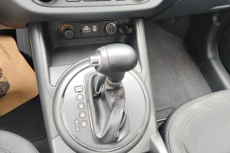 Used Kia Sportage R 2016 2.0L Automatic Two-Wheel Drive GL Gear Lever