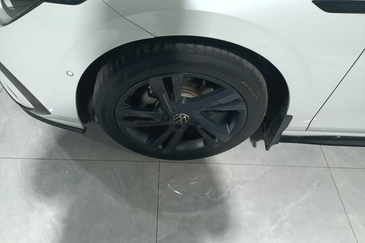 Used Volkswagen Golf 2023 Facelift 280TSI DSG R-Line Lite
