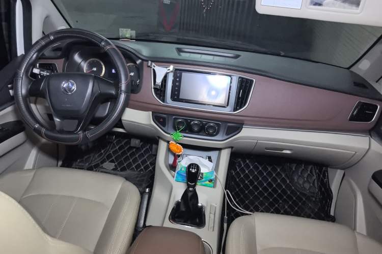 Used FORTHING Lingzhi 2018 M5L 1.6L 7-Seater Luxury Model