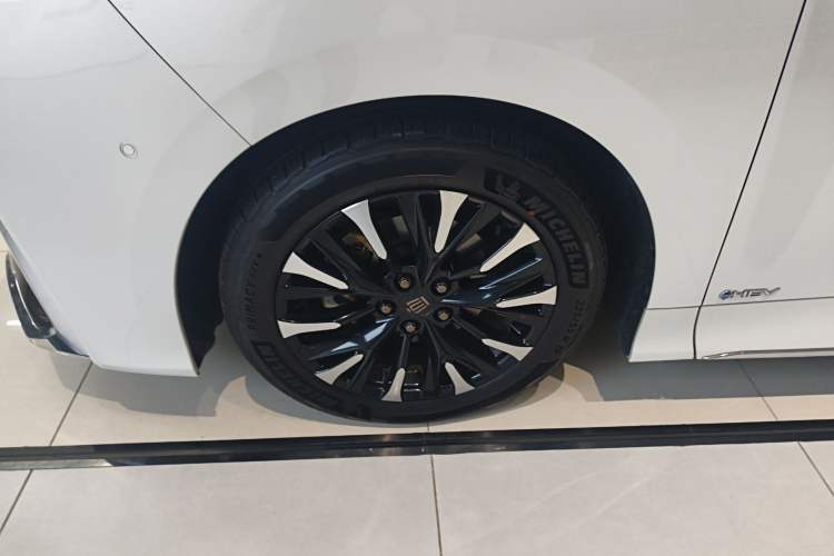 Used Toyota Vellfire 2024 Crown Dual-Engine 2.5L Supreme Executive Edition
