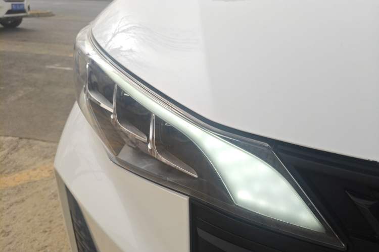 Used GAC Trumpchi M6 2021 PRO 270T DCT Elite Edition Right Front Headlight