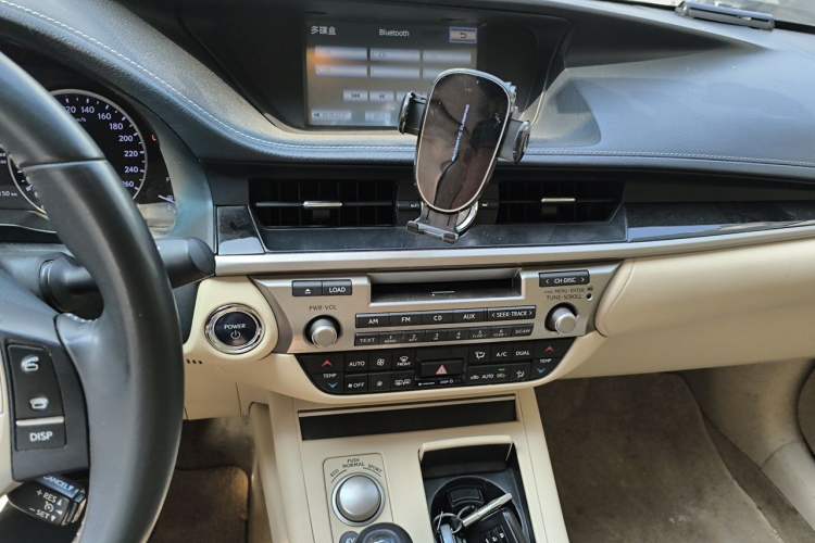 Used Lexus ES 2014 300h Elite Edition
