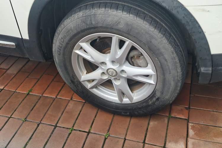 Used Nissan Qashqai 2012 2.0 XL Fire CVT 2WD Right Front Wheel Hub