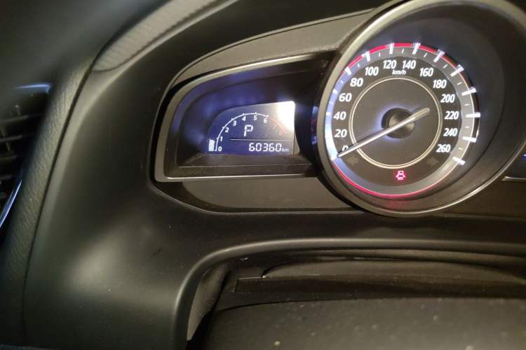 Used Mazda 3 Axela 2014 Sedan 1.5L Automatic Luxury Model