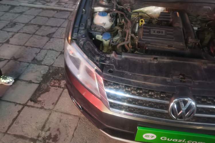 Used Volkswagen Cross Lavida 2014 1.4TSI DSG Right Front Headlight