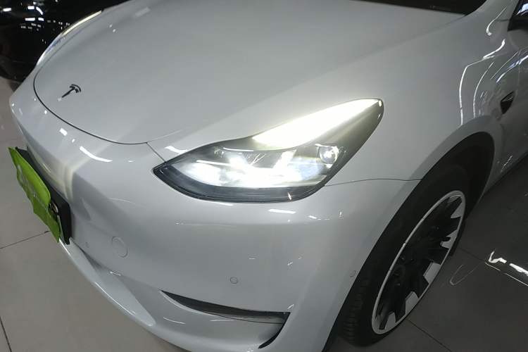 Used Tesla Model Y 2023 Long-Range All-Wheel-Drive Version