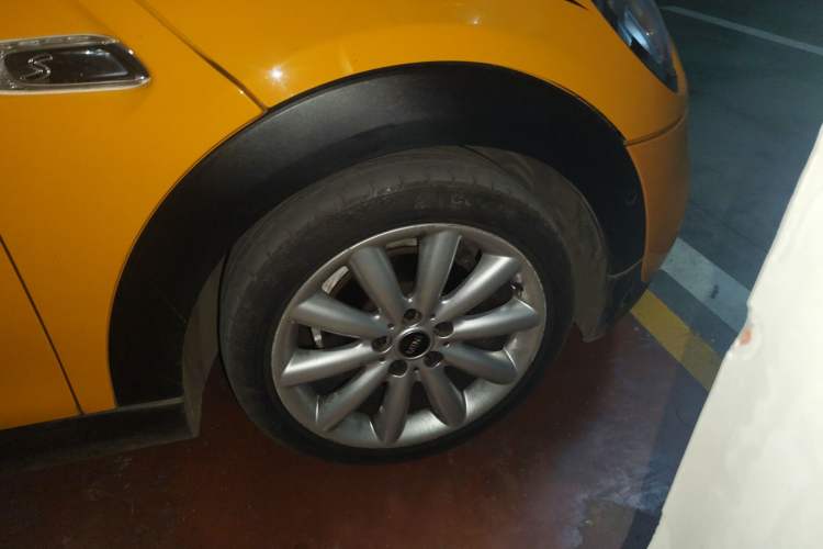 Used MINI 2014 2.0T COOPER S Excitement Right Front Wheel Hub