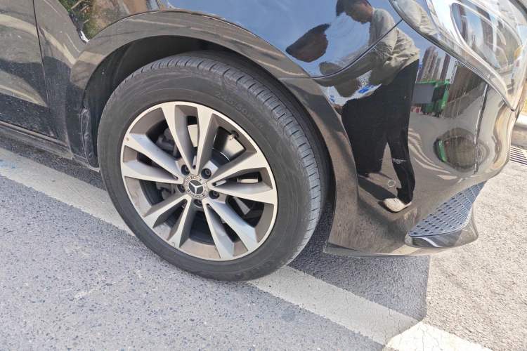 Used Mercedes-Benz V-Class 2021 V 260 Avantgarde Edition