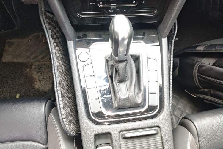 Used Volkswagen Magotan 2020 330TSI DSG Leading Model
