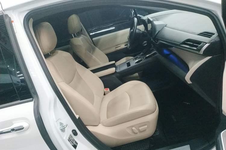 Used Toyota Granvia 2022 2.5L Hybrid Prestige Edition