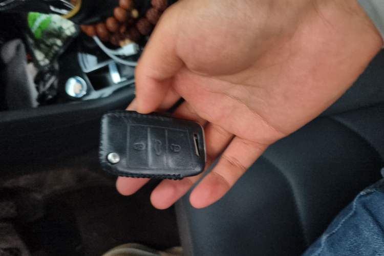 Used Volkswagen Tiguan L 2019 330TSI Automatic Two-Wheel Drive Smart Luxury Version China VI Standard Vehicle Key