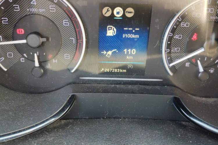 Used Dongfeng Aeolus AX7 2016 2.0L Manual Zhiyi Trim Odometer Close Up