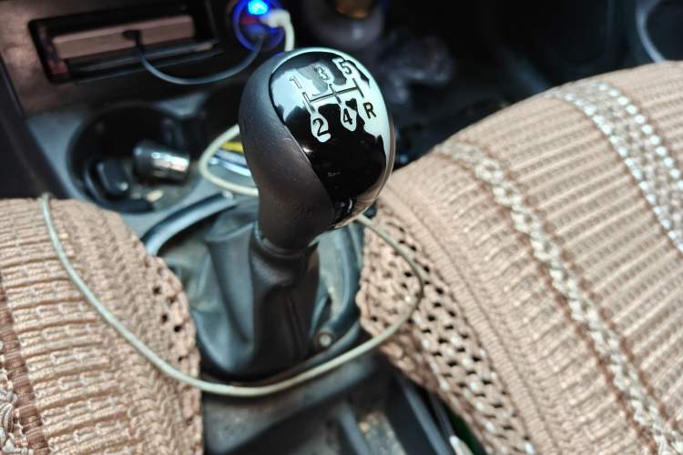 Used Dongfeng Fengon 330 2014 1.2L Manual Practical Version DK12-07
