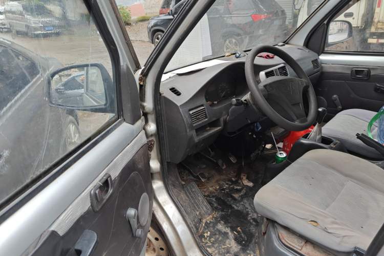 Used Wuling Rongguang 2012 1.5L Extended Basic Version Driver Seat