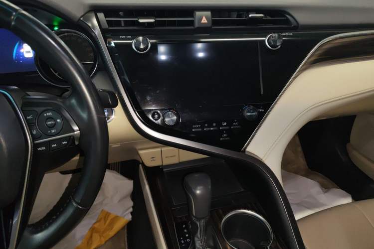 Used Toyota Camry 2019 2.5G Luxury Edition China VI Standard Audio And AC Panel